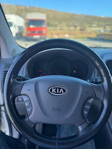 keys sat: Kia Carnival: 2.2 l | 2011 il Van/Minivan — 8