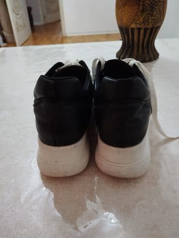 qaçış üçün qadın krosovkaları: Ölçü: 36, rəng - Qara, Yeni — 4