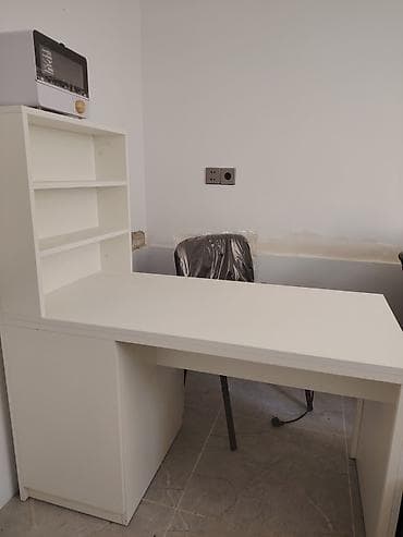 ofis divan: Ağ rəngli L formalı iş masası və rəf modulu Təzədir. İsdifadə — 1