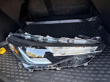 corolla cros: Tayota carolla cross tək sağ fara sadəcə 1 dənə çatı var şəkild — 2