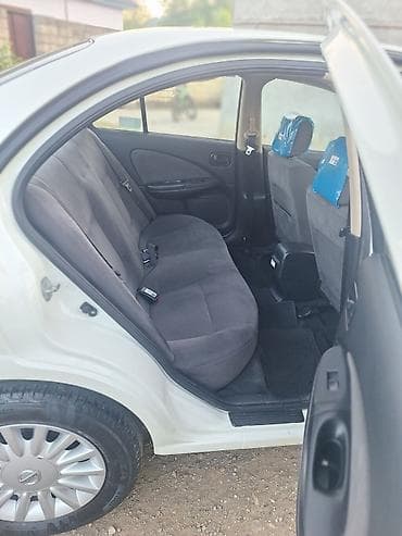 Nissan Bluebird: 1.6 l | 2007 il Sedan — 10