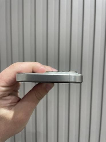 appl: IPhone 15 Pro, 128 GB, Gümüşü, Zəmanət, Simsiz şarj, Face ID — 5