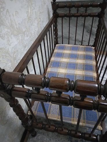 Oğlan və qız üçün, İşlənmiş, Dördbucaq, Beşik, Dəstsiz, Matras ilə, Yellənmə mexanizmsiz