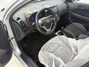 vaz qapi: Hyundai i30 CW CRDi, gümüş rəng, universal kuzov Texniki — 8