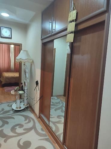 ev masa və oturacaq dəstləri: Mebelli Ev Kirayə verilir. Şərifzade Küçəsi 196da yerləşir — 2