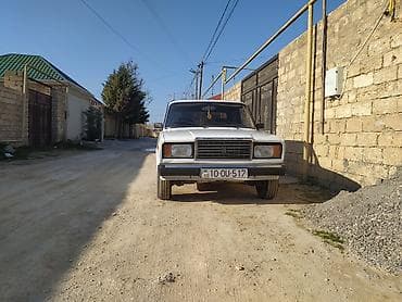 kridit masin: LADA 2107 sedan – ağ rəng Xüsusiyyətlər: - Kuzov: 4 qapılı sedan, ağ — 1