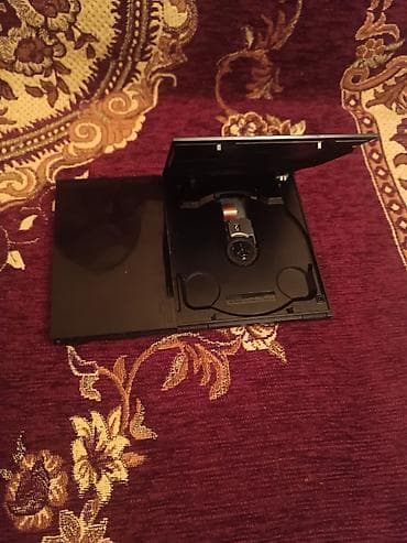 PS2 & PS1 (Sony PlayStation 2 & 1): Ps 2 slim modelidir. Problemi yoxdur. Üzərində Pes 2013 veriləcək — 2
