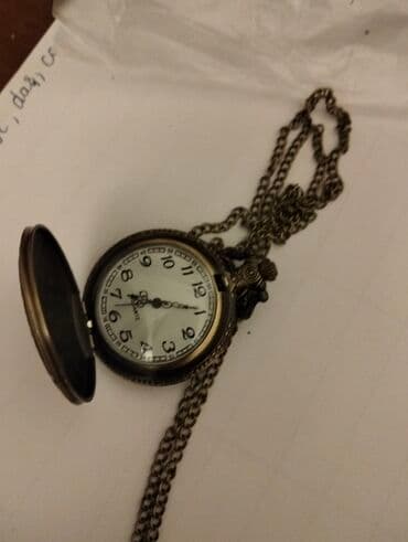 Sovetdən qalma stolüstü saat işlək və yaxşı vəziyyətdədir.Qijməti 50