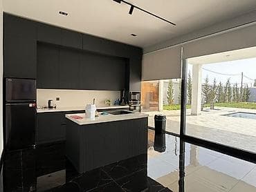 qax hovuzlu ev: 250 kv. m, 3 otaqlı, Hovuzlu, Qaz, Su, Telefon — 9