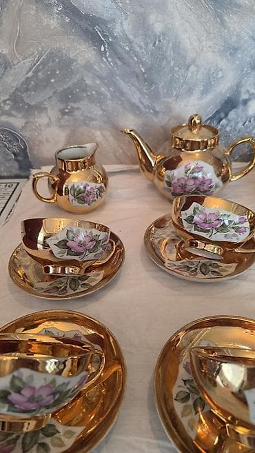 Спорт и хобби: Çay servizi. Zərli. 6 - fincan, 6 - nəlbəki, 1 - çaynik,1 süd qabı, 1 — 5