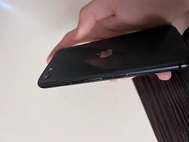 lityum batarya: IPhone SE 2020, 128 GB, Qara, Simsiz şarj — 6