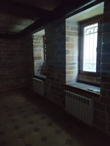 аренда сто: Səbail rayonu içəri şəhər metrosuna yaxın,sahəsi 100 kv/m olan, 1 — 3