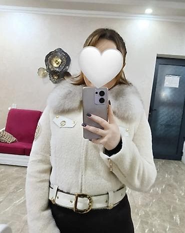550 azn alınıb 120 azn satılır az geynilib teze kimidir razmer S,M,L