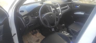 авто азербайджане: Kia Sportage (ağ rəng), kompakt krossover/SUV. Texniki və xarici — 9