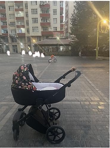 qara ketler: Çıxarıla bilən beşikli araba, Yaş: <1 ay — 1