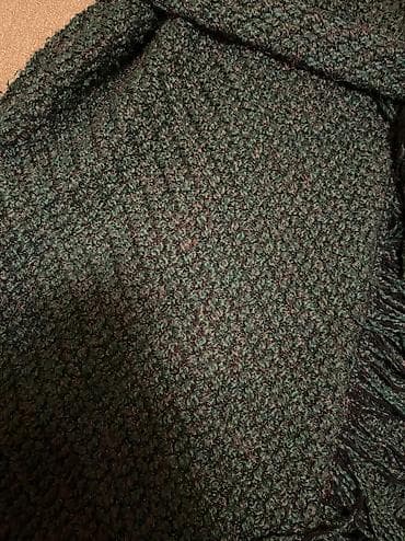 parik satilir: Palto satilir 

Uzun isti paltonun qiymeti 20 manat — 3