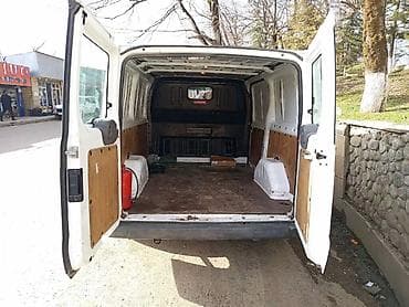turbo az ford transit 8 1: Ford Transit yük furgonu - Kuzov: ağ rəng, iki arxa qapı tam açılan — 4