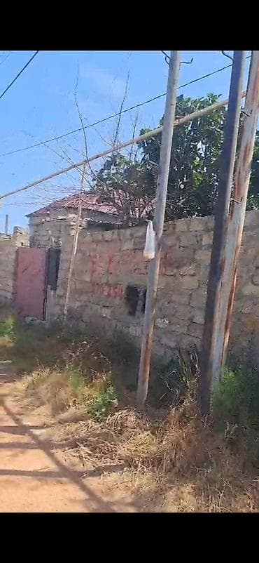 salyanda: Ev satilir 4 sotun icindedi 5 otaq 7 das kursunde tikilib yaninda — 6