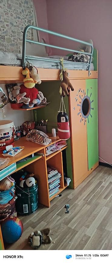 İki mərtəbə matrasla birlikdə ölçü 2nin 1e yataq hissesikravat yekedi