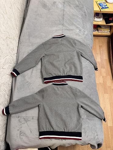 Uşaq üçün iki ədəd eyni model bomber gödəkcə dəsti - Rəng: Boz - lalafo.az -da Uşaq üçün iki ədəd eyni model bomber gödəkcə dəsti - Rəng: Boz -