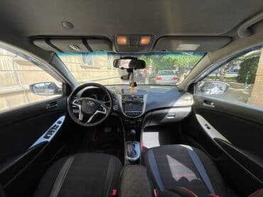 kia optima 2019: Hyundai Accent: 1.6 l | 2011 il Sedan — 3