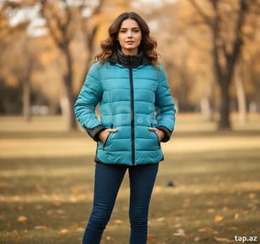 uzun kurtqa: Qadınlar üçün yüngül şişmə gödəkçə - Rəng: firuzə-mavi, detallar tünd — 1