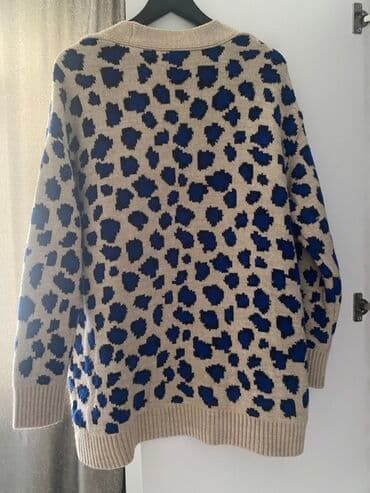 qadın üçün toxunma kardiqanlar: Lc Waikikiden alinib qalin jaket barter yoxdu.Real alici yazsin 40 azn — 2