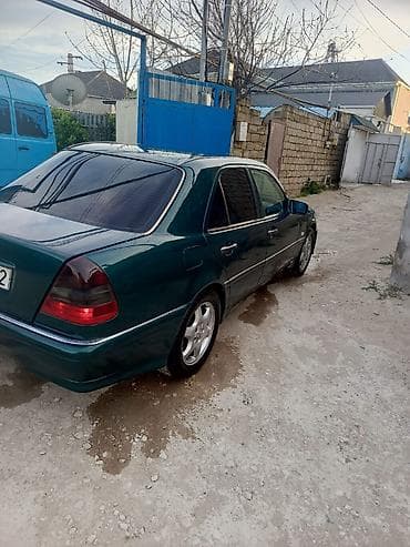 mercede: Mercedes-Benz C-Class: 0.5 l | 1995 il Sedan — 5