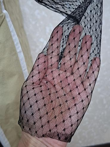 qara don: Qara zərif geyim – dizdən aşağı uzunluqda, şifon/tül və krujeva — 3