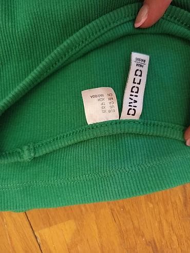 maykalar: H&M Divided Basic köynək - Rəng: parlaq yaşıl - Model: qısaqol — 2