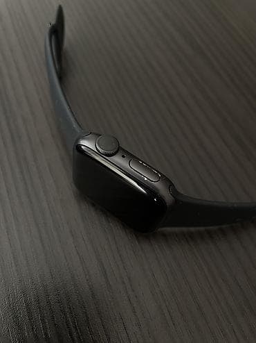 Smart saatlar: Apple Watch Series 5 40 mm (qara) – silikon Sport Band ilə — 4
