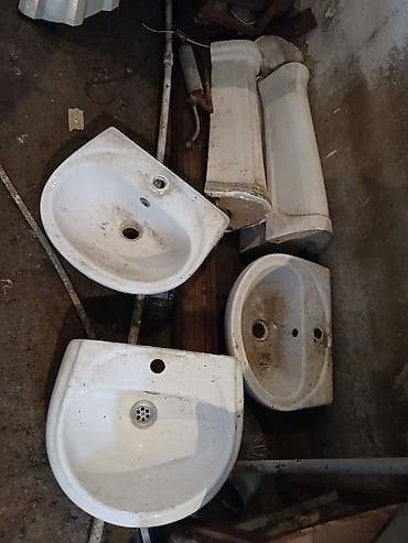 unitaz ve tulpan: Məhsul: Keramik lavabo və pilyastr ayaqları (bir neçə ədəd) Təsvir: - — 1