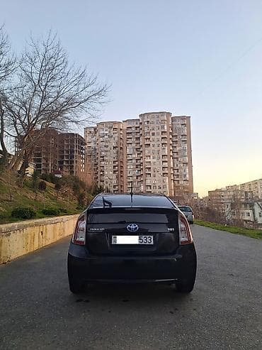 qalmaq şərti ilə prius: Toyota Prius: 1.8 l | 2010 il Hetçbek — 2