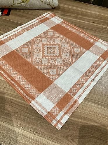 çay dəsmalı: Ketan kvadrat çay dəsmalı. kohnenindir.sovetin. istifade olunmayib — 2