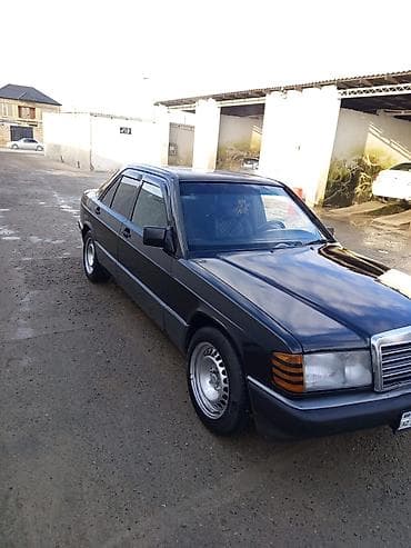 1991 bmw: Mercedes-Benz 190 (W201): 2 l | 1991 il Sedan — 4
