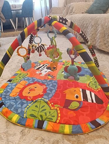 poni oyuncaq: Rəngarəng inkişaf etdirici uşaq oyun xalçası və asma oyuncaqlar dəsti — 1