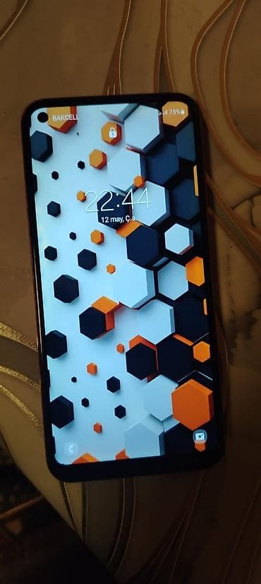 iphone 1000 pro max: Samsung Galaxy A11, 32 GB, rəng - Qırmızı, İki sim kartlı — 1