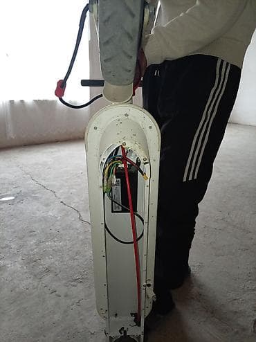 Velosiped ehtiyyat hissələri: Skuter şəkildə balaca görsənir ən yekələrdəndir batariyasi ölüb oda 90 — 5