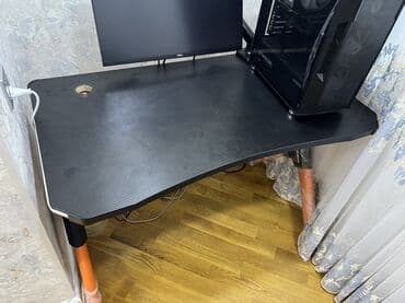 Künc masa, Polkasız, Siyirməsiz, Metal, Zəmanətsiz, Kredit yoxdur