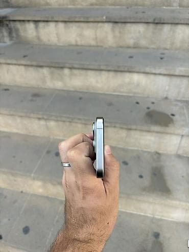 ipad 8 32: IPhone 15 Pro, 128 GB, Gümüşü, Face ID — 2