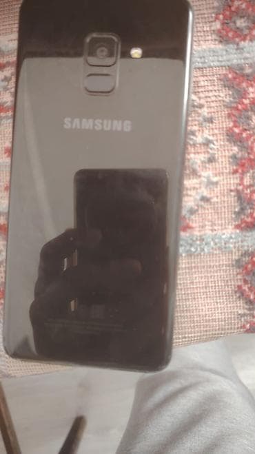 dubai version iphone: Samsung Galaxy A8 2018, 32 GB, rəng - Qara, Barmaq izi, Face ID — 4