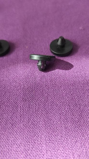 mersedes benz 208d: Maşında əyləc pedalın rezinidir. Bu resin deformasiyaya ugrayanda — 2