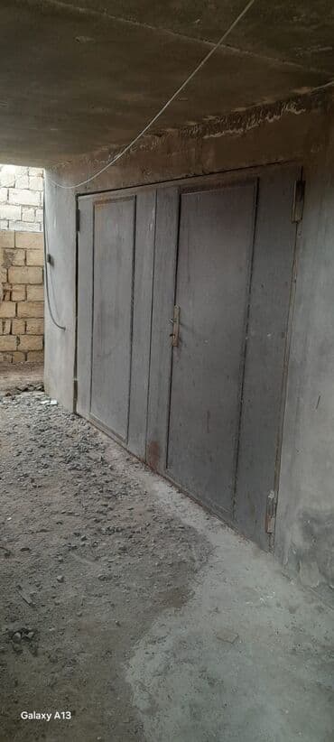 Qaraj üçün darvaza. Hün 180/ eni 270 sm. Alan olsa cixarilib verilecek