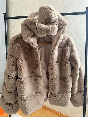 kürkler: Qadınlar üçün isti süni kürk gödəkçə - Rəng: açıq bej/tautop - — 1