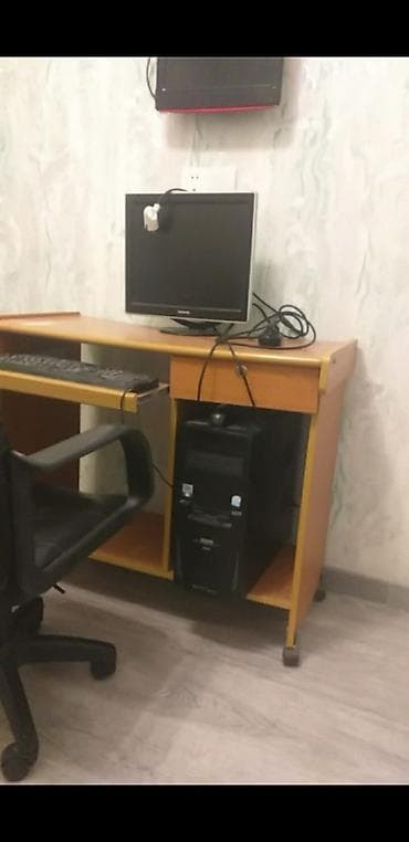 Masaüstü kompüter seti Tərkib: - LCD monitor (Samsung), masaüstü