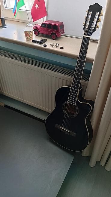 Gitaralar: Qara Canavar. Orginal Grape. Səhnə və studiyanın Canavarı. Möhtəşəm — 3