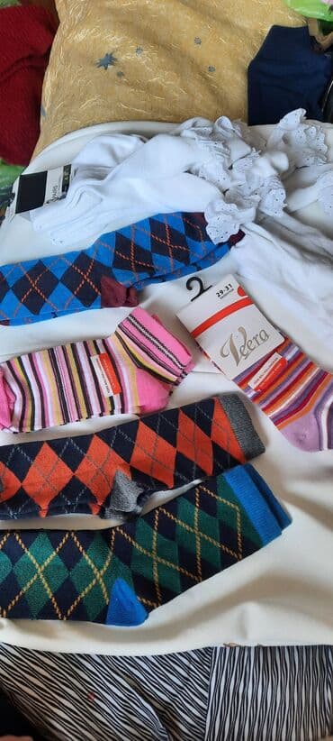 Təzə.Türkiyənin 25-30 razmer .Ağlar 8-10 yaş.1 ədəd 1 manat lalafo.az -da Təzə.Türkiyənin 25-30 razmer .Ağlar 8-10 yaş.1 ədəd 1 manat