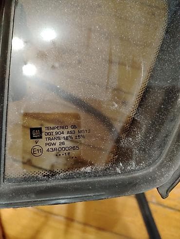 стекло на авто: Yan pəncərə üçbucağı və qapı rezin-keçəsi komplekti - Orijinal GM/PGW — 2