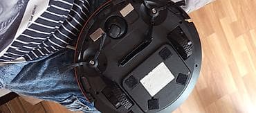 pilisos: Robot tozsoran. İşlətmədiyimiz üçün bir tək akkumlyatoru zəifləyib — 2
