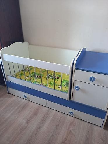Oğlan və qız üçün, Dördbucaq, Beşik, Dəstsiz, Matras ilə, Yellənmə mexanizmsiz — 1